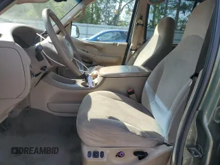 2001 Ford Expedition XLT z VIN 1FMRU15W51LB78285, wystawiony jako Copart lot #54914745 z przebiegiem Nie podano mil oraz Szkody całkowita. Historia ofert i sprzedaży dostępna na DreamBid. Obrazek 7.