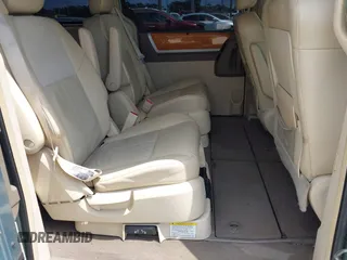2008 Chrysler Town & Country Limited with VIN 2A8HR64X38R746763, listed as a IAAI auction lot 42117320 with 174,692 mi miles. Bid and sale history available at carsss.com. Image 8.