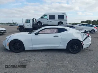 2021 Chevrolet Camaro 1LS z VIN 1G1FB1RX1M0101783, wystawiony jako IAAI lot #42095549 z przebiegiem 61 395 mil mil oraz . Historia ofert i sprzedaży dostępna na DreamBid. Obrazek 14.
