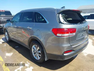2018 Kia Sorento L z VIN 5XYPG4A32JG377807, wystawiony jako IAAI lot #41963441 z przebiegiem 121 339 mil mil oraz . Historia ofert i sprzedaży dostępna na DreamBid. Obrazek 3.