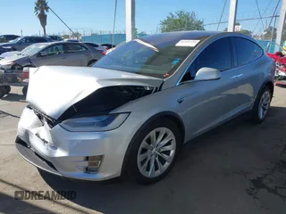 2016 Tesla Model X 70D z VIN 5YJXCBE25GF021322, wystawiony jako IAAI lot #41866368 z przebiegiem 95 072 mil mil oraz . Historia ofert i sprzedaży dostępna na DreamBid. Obrazek 17.