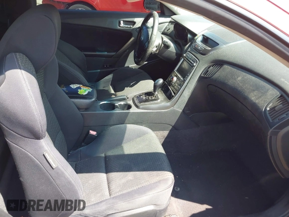 2011 Hyundai Genesis Coupe z VIN KMHHT6KD4BU056818, wystawiony jako IAAI lot #40119070 z przebiegiem 164 426 mil mil oraz . Historia ofert i sprzedaży dostępna na DreamBid. Obrazek 5.