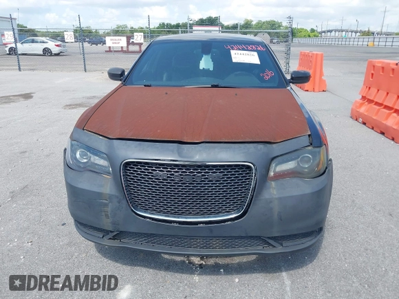 2016 Chrysler 300 S z VIN 2C3CCAGG4GH182793, wystawiony jako IAAI lot #42442826 z przebiegiem 125 474 mil mil oraz . Historia ofert i sprzedaży dostępna na DreamBid. Obrazek 6.
