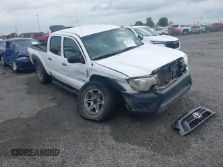 2013 Toyota Tacoma z VIN 5TFMU4FN2DX015385, wystawiony jako IAAI lot #42042626 z przebiegiem 90 258 mil mil oraz . Historia ofert i sprzedaży dostępna na DreamBid. Obrazek 1.