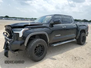 2023 Toyota Tundra Limited Hybrid z VIN 5TFJC5DB7PX019019, wystawiony jako Copart lot #55318985 z przebiegiem 50 721 mil mil oraz Szkoda całkowita • Salvage title. Historia ofert i sprzedaży dostępna na DreamBid. Obrazek 1.