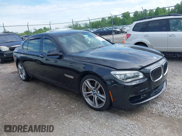 2013 BMW 7 Series 750Li z VIN WBAYE8C59DD133605, wystawiony jako IAAI lot #42179893 z przebiegiem 73 065 mil mil oraz . Historia ofert i sprzedaży dostępna na DreamBid. Obrazek 1.