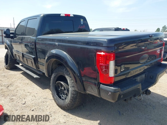 2018 Ford Super Duty F-250 SRW XL with VIN 1FT7W2BTXJEB99241, listed as a IAAI auction lot 41761108 with 215,843 mi miles. Bid and sale history available at carsss.com. Image 3.