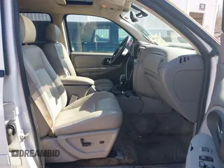 2007 Chevrolet TrailBlazer LT with VIN 1GNES13M872141375, listed as a IAAI auction lot 41774258 with 170,266 mi miles. Bid and sale history available at carsss.com. Image 5.