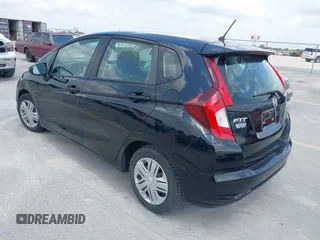 2020 Honda Fit LX z VIN 3HGGK5H45LM733449, wystawiony jako IAAI lot #42388666 z przebiegiem 28 064 mil mil oraz . Historia ofert i sprzedaży dostępna na DreamBid. Obrazek 3.
