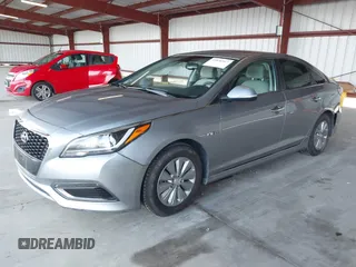 2016 Hyundai Sonata Hybrid SE with VIN KMHE24L19GA041755, listed as a IAAI auction lot 41836917 with 109,863 mi miles. Bid and sale history available at carsss.com. Image 18.