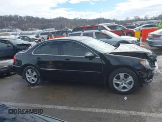 2008 Acura RL Tech Pkg with VIN JH4KB16608C001517, listed as a IAAI auction lot 41305313 with 220,509 mi miles. Bid and sale history available at carsss.com. Image 13.
