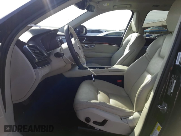 2019 Volvo XC90 Momentum with VIN YV4102CK6K1468354, listed as a Copart auction lot 69518412 with 39,563 mi miles. Bid and sale history available at carsss.com. Image 7.