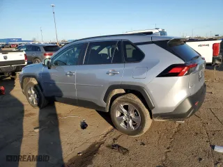 2022 Toyota RAV4 XLE with VIN 2T3P1RFV4NC284496, listed as a Copart auction lot 51371495 with 27,345 mi miles and Salvage Title. Bid and sale history available at carsss.com. Image 2.