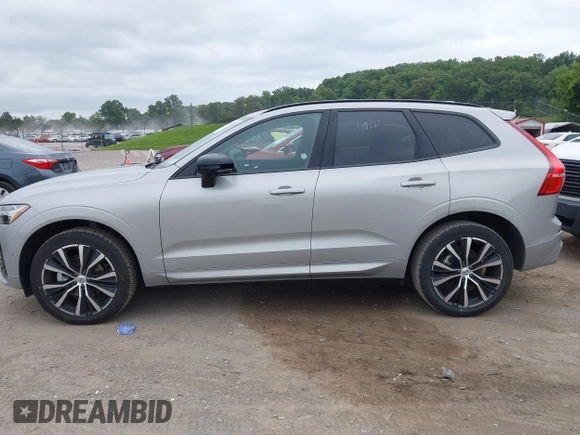 2025 Volvo XC60 Plus с VIN YV4M12RC5S1149246, выставлен на аукционе IAAI как лот 42533801 с пробегом 5 600 миль миль и . История ставок и продаж доступна на DreamBid. Изображение 14.
