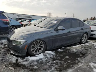 2017 BMW 3 Series 320i xDrive z VIN WBA8A3C53HK691918, wystawiony jako Copart lot #43371045 z przebiegiem 149 084 mil mil oraz Szkoda całkowita • Salvage title. Historia ofert i sprzedaży dostępna na DreamBid. Obrazek 1.