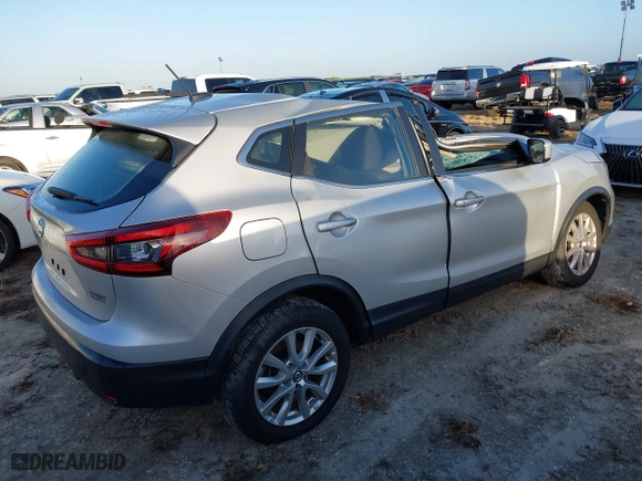 2021 Nissan Rogue Sport S with VIN JN1BJ1AV5MW308681, listed as a IAAI auction lot 40614579 with 1 mi miles. Bid and sale history available at carsss.com. Image 4.