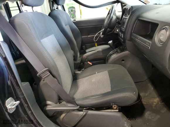 2011 Jeep Compass Latitude with VIN 1J4NF1FBXBD149976, listed as a Copart auction lot 49650265 with 147,056 mi miles and Salvage Title. Bid and sale history available at carsss.com. Image 7.