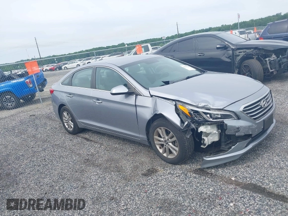 2016 Hyundai Sonata SE z VIN 5NPE24AF8GH334395, wystawiony jako IAAI lot #42333326 z przebiegiem 130 429 mil mil oraz . Historia ofert i sprzedaży dostępna na DreamBid. Obrazek 13.
