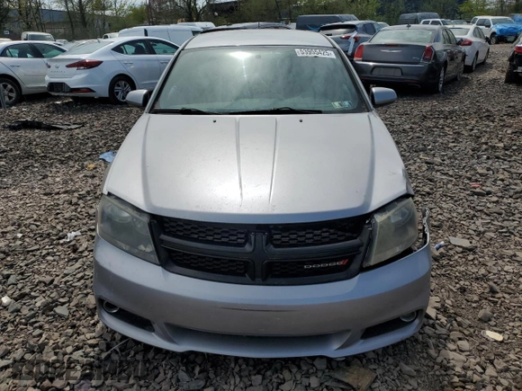 2014 Dodge Avenger SXT z VIN 1C3CDZCG6EN131544, wystawiony jako Copart lot #53955425 z przebiegiem 118 977 mil mil oraz Szkoda całkowita • Salvage title. Historia ofert i sprzedaży dostępna na DreamBid. Obrazek 5.