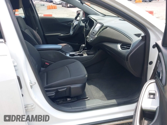 2016 Chevrolet Malibu LS z VIN 1G1ZB5ST1GF210886, wystawiony jako IAAI lot #42557333 z przebiegiem 46 829 mil mil oraz . Historia ofert i sprzedaży dostępna na DreamBid. Obrazek 5.