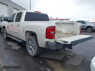 2009 Chevrolet Silverado 1500 LTZ with VIN 3GCEK33379G278538, listed as a IAAI auction lot 41713259 with 228,197 mi miles. Bid and sale history available at carsss.com. Image 3.