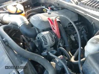 2005 Chevrolet Tahoe LT z VIN 1GNEC13T85J201856, wystawiony jako IAAI lot #41099372 z przebiegiem 303 169 mil mil oraz . Historia ofert i sprzedaży dostępna na DreamBid. Obrazek 19.