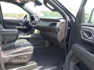 2023 Chevrolet Suburban Premier z VIN 1GNSCFKD8PR479381, wystawiony jako IAAI lot #42096493 z przebiegiem 41 538 mil mil oraz . Historia ofert i sprzedaży dostępna na DreamBid. Obrazek 5.