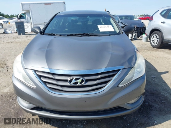 2013 Hyundai Sonata GLS z VIN 5NPEB4AC1DH700618, wystawiony jako IAAI lot #42306434 z przebiegiem 161 094 mil mil oraz . Historia ofert i sprzedaży dostępna na DreamBid. Obrazek 12.