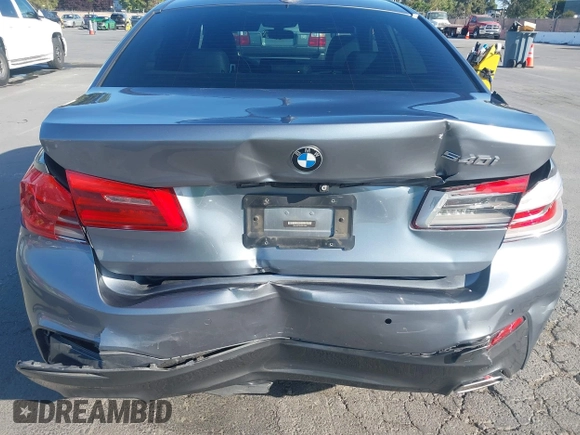 2017 BMW 5 Series 540i z VIN WBAJE5C34HG914566, wystawiony jako IAAI lot #42386472 z przebiegiem 83 898 mil mil oraz . Historia ofert i sprzedaży dostępna na DreamBid. Obrazek 6.