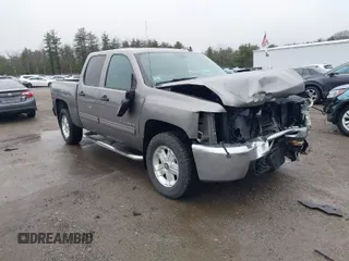 2013 Chevrolet Silverado 1500 LT with VIN 3GCPKSE75DG275651, listed as a IAAI auction lot 41805883 with 142,729 mi miles. Bid and sale history available at carsss.com. Image 1.
