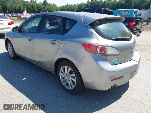 2012 Mazda 3 i Touring z VIN JM1BL1L88C1684205, wystawiony jako IAAI lot #42637204 z przebiegiem 144 766 mil mil oraz . Historia ofert i sprzedaży dostępna na DreamBid. Obrazek 3.