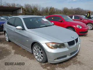 2006 BMW 3 Series 330i with VIN WBAVB33526KR76008, listed as a IAAI auction lot 41746682 with 146,913 mi miles. Bid and sale history available at carsss.com. Image 1.