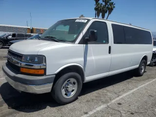 2016 Chevrolet Express Passenger LT z VIN 1GAZGPFG8G1194824, wystawiony jako Copart lot #57914775 z przebiegiem 45 291 mil mil oraz Czysty tytuł • Clean title. Historia ofert i sprzedaży dostępna na DreamBid. Obrazek 1.