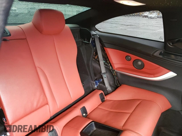 2018 BMW 4 Series 440i xDrive z VIN WBA4W9C53JAB93994, wystawiony jako Copart lot #54963094 z przebiegiem 72 307 mil mil oraz Szkoda całkowita • Salvage title. Historia ofert i sprzedaży dostępna na DreamBid. Obrazek 10.