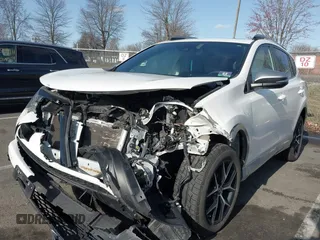 2017 Toyota RAV4 SE z VIN 2T3JFREV7HW668686, wystawiony jako IAAI lot #41832458 z przebiegiem 66 159 mil mil oraz . Historia ofert i sprzedaży dostępna na DreamBid. Obrazek 2.