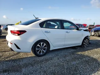 2022 Kia Rio S with VIN 3KPA24AD8NE501028, listed as a Copart auction lot 49511775 with 26,833 mi miles and Salvage Title. Bid and sale history available at carsss.com. Image 3.