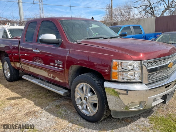 2013 Chevrolet Silverado 1500 LT with VIN 1GCRCSE08DZ117975, listed as a Copart auction lot 47416735 with 165,887 mi miles and Clean Title. Bid and sale history available at carsss.com. Image 1.