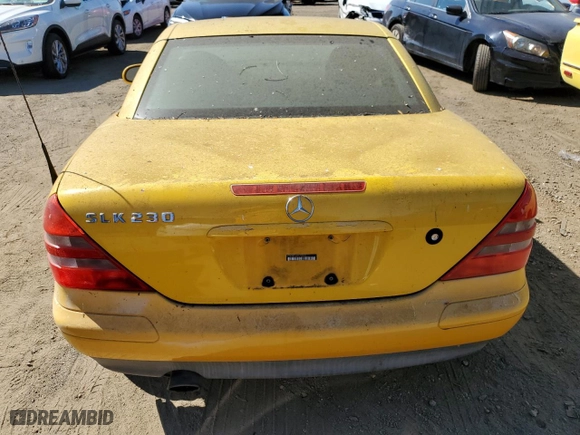 2000 Mercedes-Benz SLK-Class Kompressor with VIN WDBKK47F4YF159499, listed as a Copart auction lot 76205924 with 182,878 mi miles and Clean Title. Bid and sale history available at carsss.com. Image 6.