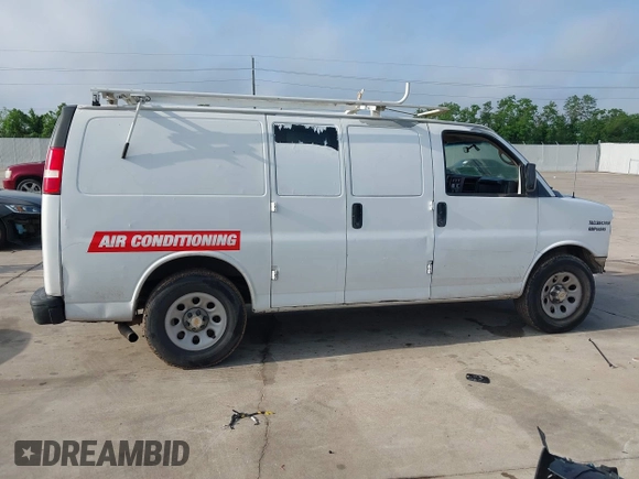 2012 Chevrolet Express Cargo z VIN 1GCSGAFX3C1119397, wystawiony jako IAAI lot #42092709 z przebiegiem 190 851 mil mil oraz . Historia ofert i sprzedaży dostępna na DreamBid. Obrazek 13.