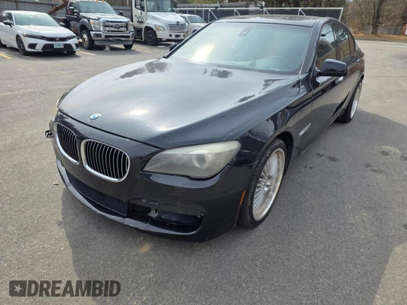 2012 BMW 7 Series 750i z VIN WBAKA8C56CCY3793, wystawiony jako Copart lot #49264245 z przebiegiem 118 295 mil mil oraz Czysty tytuł • Clean title. Historia ofert i sprzedaży dostępna na DreamBid. Obrazek 2.