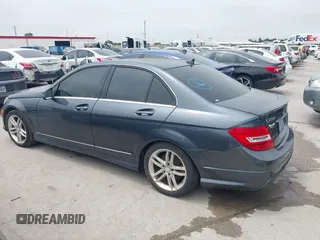 2014 Mercedes-Benz C 250 Sport z VIN WDDGF4HB5EA964773, wystawiony jako IAAI lot #42416375 z przebiegiem 113 333 mil mil oraz . Historia ofert i sprzedaży dostępna na DreamBid. Obrazek 14.