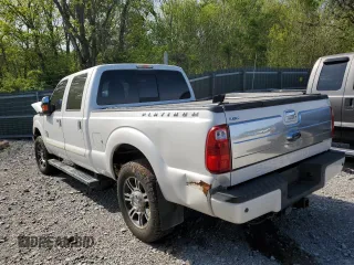 2015 Ford F-250 Lariat z VIN 1FT7W2BT3FEB19446, wystawiony jako Copart lot #53465755 z przebiegiem 122 759 mil mil oraz Czysty tytuł • Clean title. Historia ofert i sprzedaży dostępna na DreamBid. Obrazek 2.