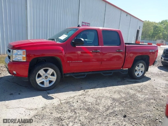 2008 Chevrolet Silverado 1500 LT w/1LT with VIN 2GCEK13J081286555, listed as a IAAI auction lot 42001279 with 195,990 mi miles. Bid and sale history available at carsss.com. Image 14.