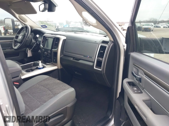 2016 Ram 2500 Big Horn with VIN 3C6UR5ML8GG311696, listed as a IAAI auction lot 41603158 with 110,994 mi miles. Bid and sale history available at carsss.com. Image 5.