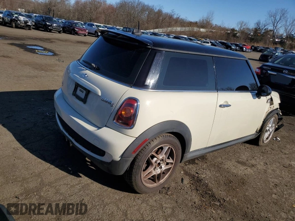 2007 MINI Hardtop S with VIN WMWMF73577TT86065, listed as a Copart auction lot 57262795 with 100,052 mi miles and Salvage Title. Bid and sale history available at DreamBid. Image 3.