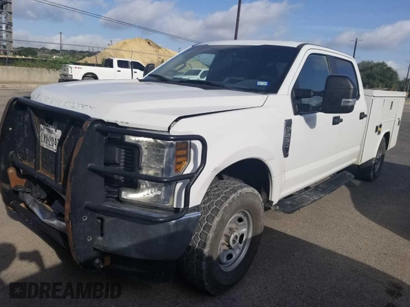 2019 Ford F-250 XL z VIN 1FT7W2B66KEC90809, wystawiony jako IAAI lot #42845140 z przebiegiem 204 526 mil mil oraz . Historia ofert i sprzedaży dostępna na DreamBid. Obrazek 34.