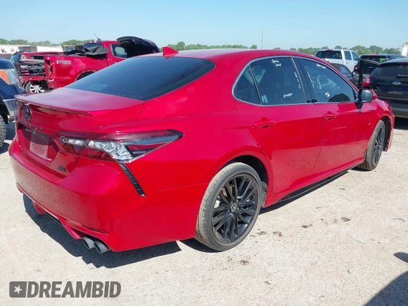 2022 Toyota Camry XSE z VIN 4T1K61AK1NU006141, wystawiony jako IAAI lot #42078782 z przebiegiem 55 637 mil mil oraz . Historia ofert i sprzedaży dostępna na DreamBid. Obrazek 4.