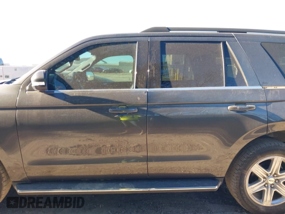 2019 Ford Expedition XLT with VIN 1FMJU1HT5KEA76330, listed as a IAAI auction lot 41171664 with 89,548 mi miles. Bid and sale history available at carsss.com. Image 14.