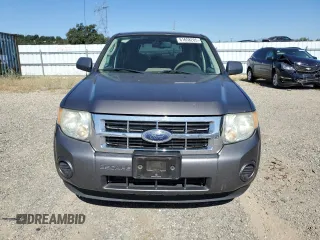 2009 Ford Escape XLS z VIN 1FMCU02729KA14846, wystawiony jako Copart lot #61658205 z przebiegiem 239 852 mil mil oraz Czysty tytuł • Clean title. Historia ofert i sprzedaży dostępna na DreamBid. Obrazek 5.