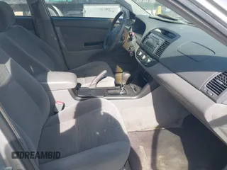 2006 Toyota Camry STD z VIN 4T1BE30K66U730117, wystawiony jako IAAI lot #41885289 z przebiegiem 201 541 mil mil oraz . Historia ofert i sprzedaży dostępna na DreamBid. Obrazek 5.
